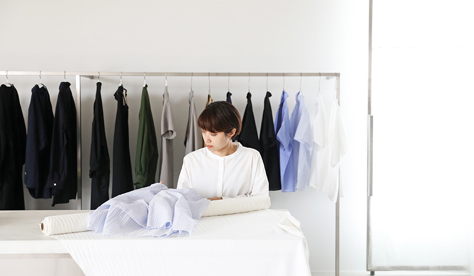 【中川政七商店 渋谷店】：HUIS　遠州織物の育つ服